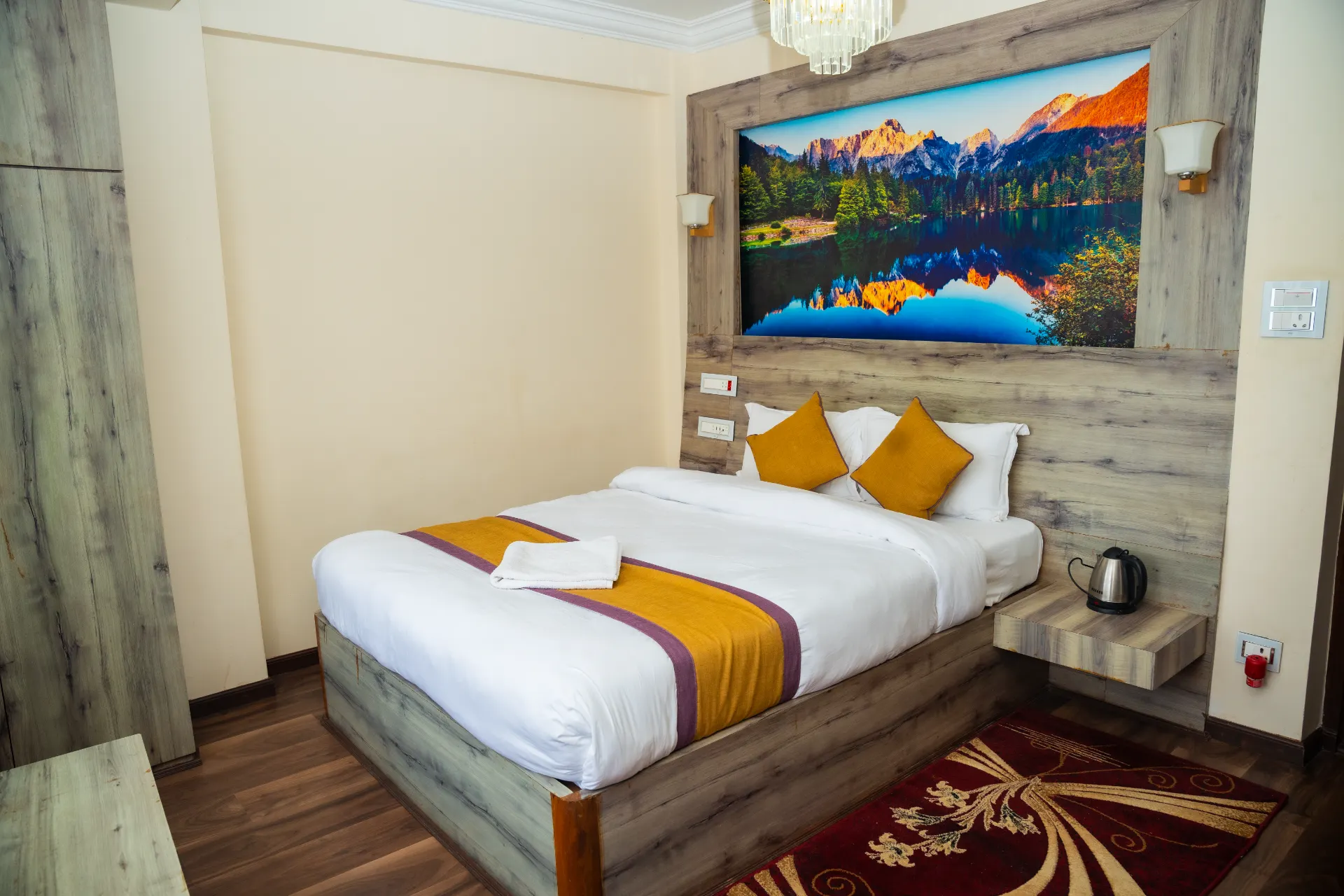 Deluxe Couple Suite