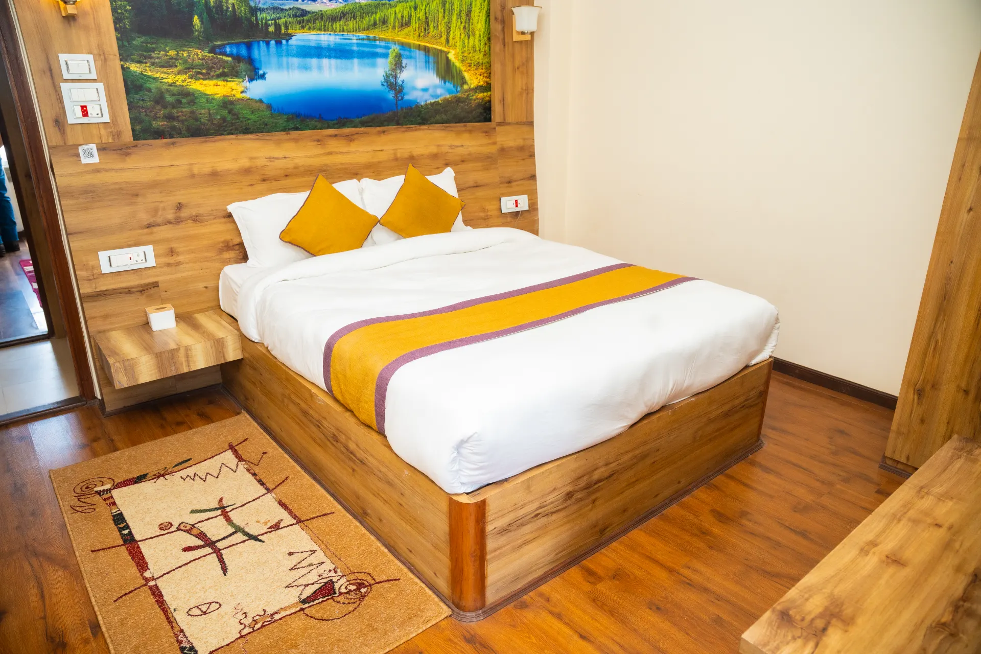 Deluxe Queen Room